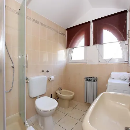 达尔马提亚别墅酒店 *