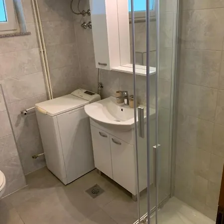 达尔马提亚别墅酒店 *