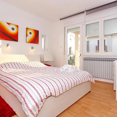 Dalmatia Апартаменти *