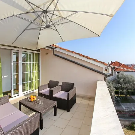 Апартаменти Dalmatia *