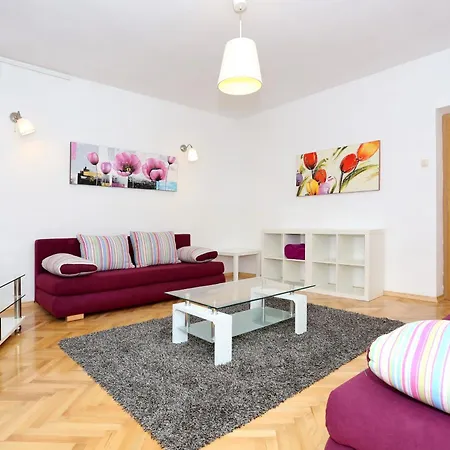 Dalmatia Апартаменти *